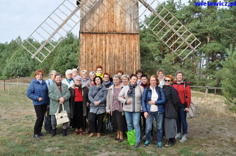 Zdjęcie uczestników wycieczki w Osieku